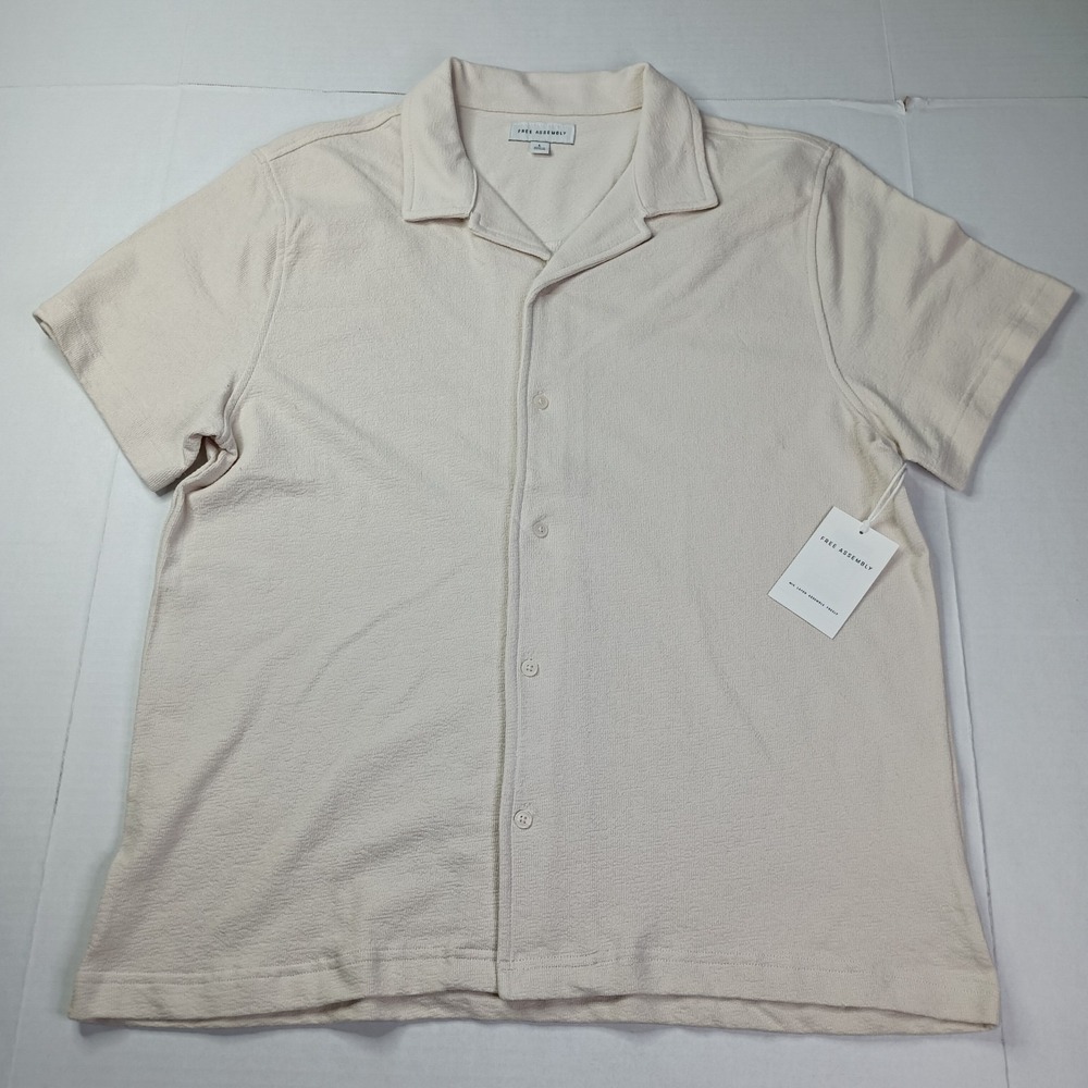 Free Assembly Texture Camp Shirt Men's Size L Almond Short Sleeve Button Up NWT